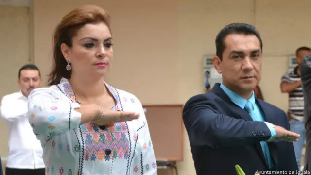 José Luis Abarca Velázquez, ex alcalde de Iguala y su esposa María Pineda Villa. Foto: Facebook Ayuntamiento de Iguala