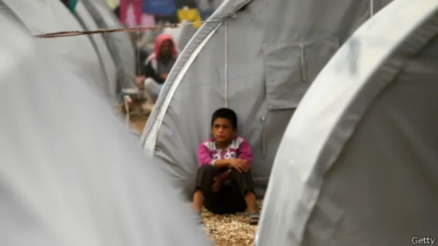 از زمان شروع درگیری ها در کوبانی بیش از ۲۰۰هزار نفر از این شهر گریخته‌اند