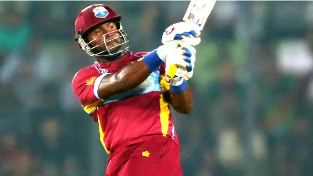 سمتھ نے 50 رنز بنائے جبکہ ہیڈن نے29 گیندوں پر 52 رنز بنائے