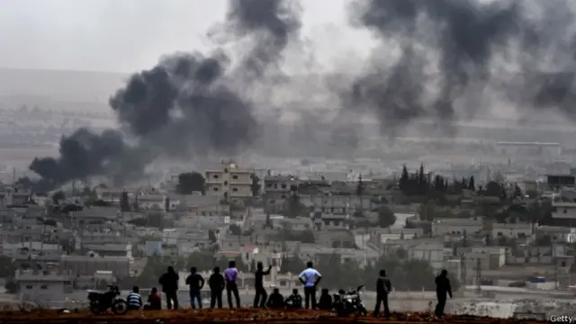 Skeitar 500 orang tewas dalam pertempuran antara pejuang Kurdi dan militan ISIS di Kobane 