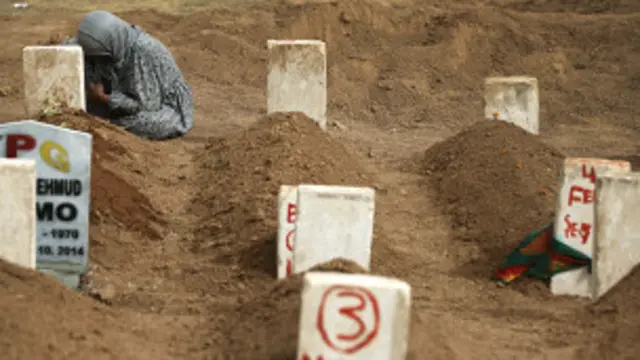 कुर्दी लड़ाकों की कब्रें