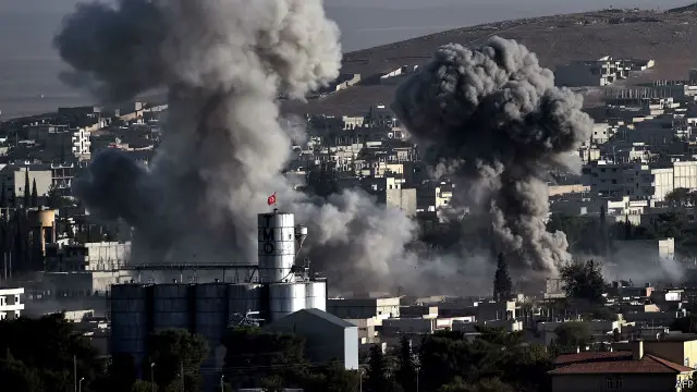 يشن تحالف دولي بقيادة الولايات المتحدة غارات ضد مواقع التنظيم في محيط كوباني. 