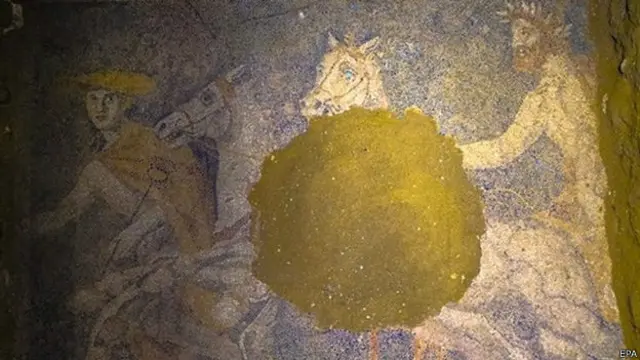 这个马赛克拼图有3米宽、4.5米长。