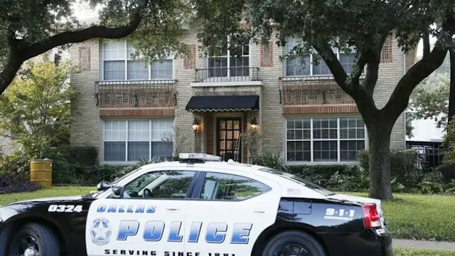 Nhà của nhân viên y tế nhiễm Ebola ở Texas đang được cảnh sát canh gác