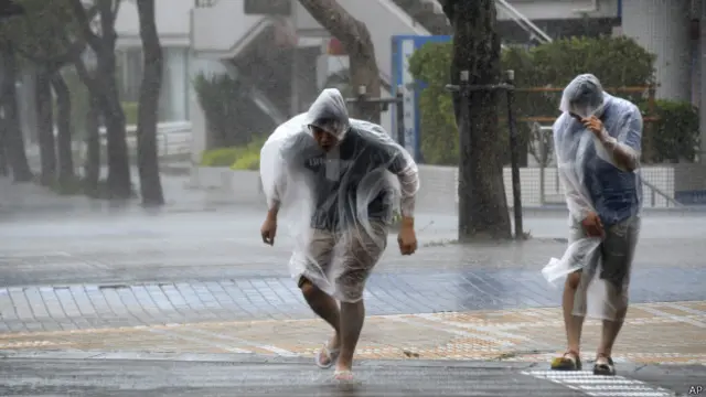 Тайфун на Окинаве