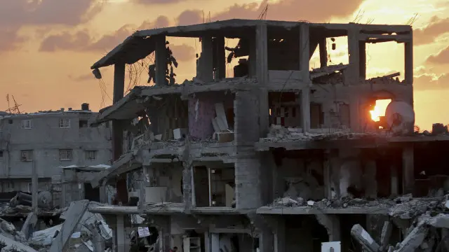 دمرت الحرب اكثر من 20 ألف منزل وشردت 100 ألف فلسطيني على الأقل