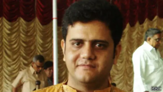 विकास पाठक