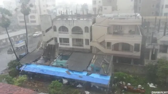 समुद्री तूफ़ान हुदहुद का असर