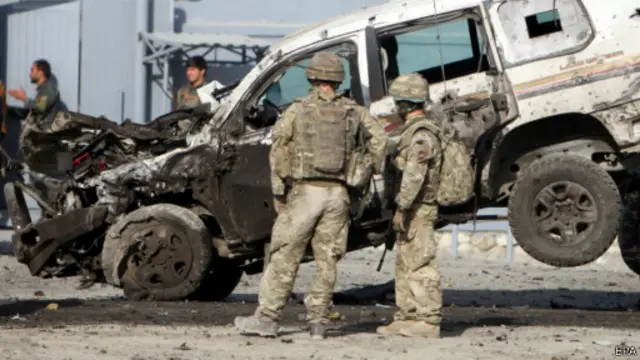 د کورنیو چارو وزارت وايي، برید کې بهرنیانو ته زیان نه دی اوښتی، خو طالبانو د ۱۰ بهرنیانو د وژلو کېدو او ټپي کېدو ادعا کړې