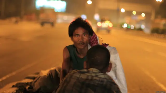 दिल्ली, रात, सड़क, मज़दूर, बेघर