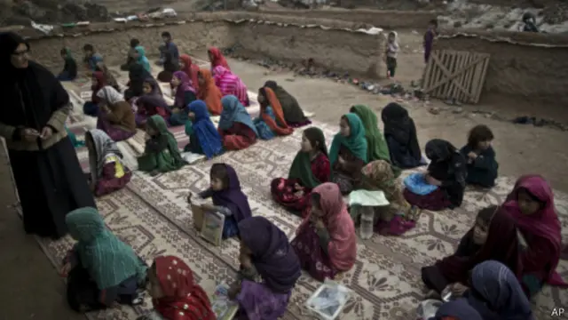 دولت و سازمانهای بین‌المللی مسئول در بخش مهاجرت باید برنامه‌های موثر و هدفمند آگاهی دهی در میان مهاجرین را انجام دهند