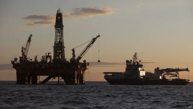 Буровая платформа "Роснефти" в Карском море