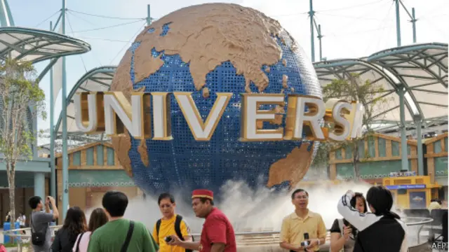 Di kawasan Asia, taman hiburan Universal Studios telah dibuka di Singapura sejak beberapa tahun lalu.