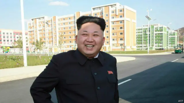 إحدى الصور التي نشرت في الصحف الكورية لكيم وهو يتفقد أحد المواقع.