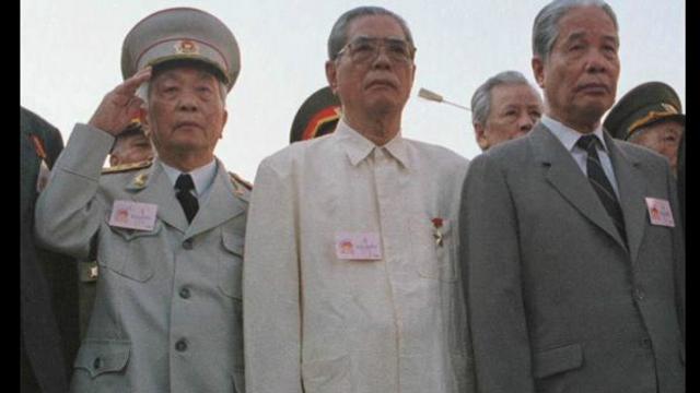 Các ông Võ Nguyên Giáp, Nguyễn Văn Linh và Đỗ Mười