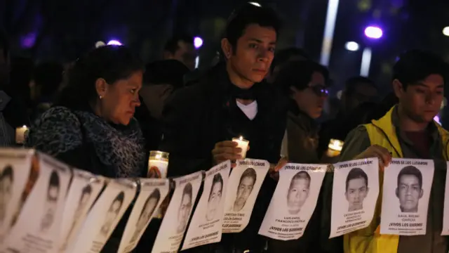 Vigilia de estudantes em Iguala