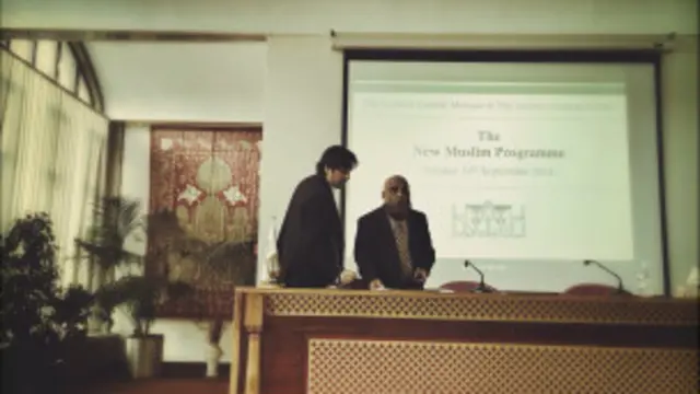 两位主讲，一位客居伦敦，另一位则是土生土长在英国