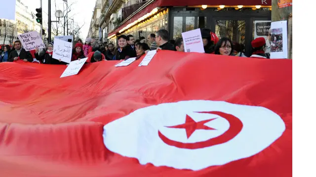 تجمع مؤيد للثورة في تونس