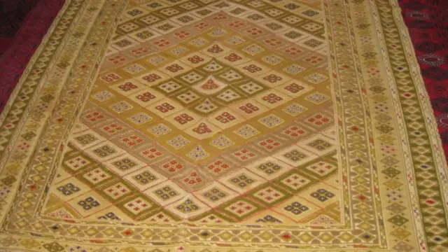 د افغانستان په لوېدیځ کی د نوموړې ټولنې مشر عبدالرسول فایق وایي په قاچاقي توګه د ټیټ کیفیت لرونکي خام توکي واردېږي او له بلې خوا په قانوني توګه پر خامو توکو ګمرکي محصول هم لوړ دی.