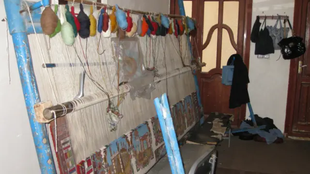 سره له دې چې غالۍ اوس هم د افغانستان د مهمو صادراتي توکو په کتار کې راځي خو چارواکي وایي د دغه هېواد ډیری غالۍ د پاکستان له لارې د نوموړي هېواد د تولیداتو په نامه نورو هېوادو ته صادرېږي.