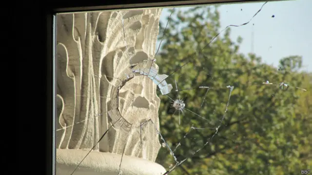 У бійці постраждали вікна Верховної Ради