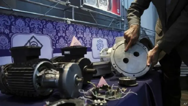 القوى الدولية تشتبه في سعي إيران إلى امتلاح برنامج نووي سري لأغراض عسكرية، وهو ما تنفيه طهران