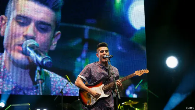 Una lesión le cortó la carrera como futbolista a Álvaro Benito, pero le abrió una vida como vocalista de la banda Pignoise.