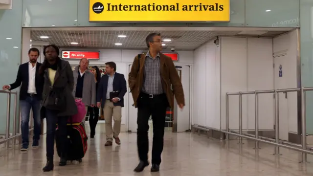 Nước Anh bắt đầu giám sát chặt chẽ hành khách đến sân bay Heathrow