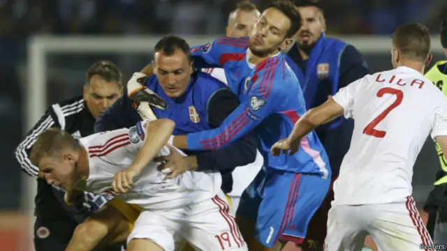 Футболисты сборных Сербии и Албании