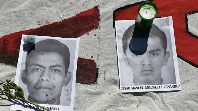 En diversas ciudades mexicanas se han realizado manifestaciones para exigir el retorno de los jóvenes desaparecidos. Foto Getty Images.