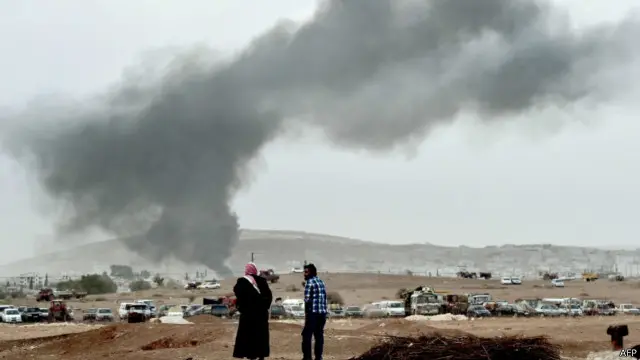  الجيش الأمريكي يقول إن ضربات اليومين الماضيين أدت إلى تباطوء تقدم تنظيم "الدولة الإسلامية" في عين العرب "كوباني".