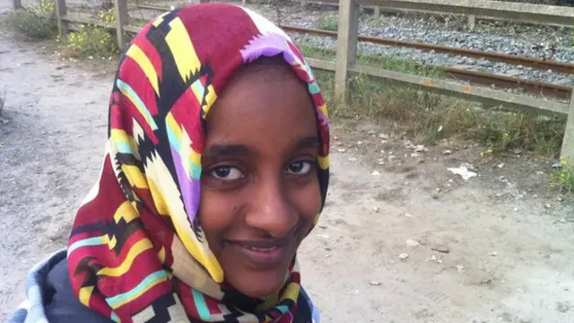 آیده، د کالې بندر کې یوه مهاجره: نارینه د مرستې وړاندیز کوي، خو تل یو څه غواړي