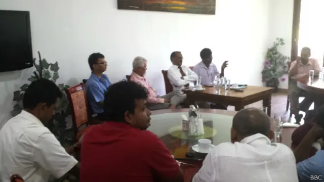 කොළඹ රහසිගත ස්ථානයක දී රැස්වුණු මාධ්‍යවේදීන්