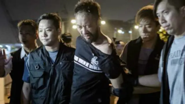 香港警方表示，涉嫌15日凌晨殴打一名“占中”示威者的警员共有7人，而不是之前所称的6人。