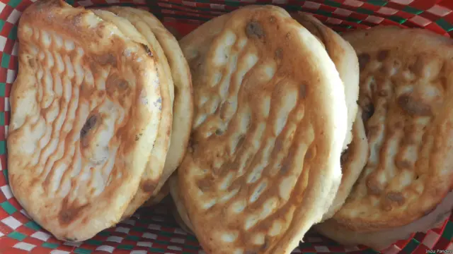 कश्मीर, चाय, रोटी