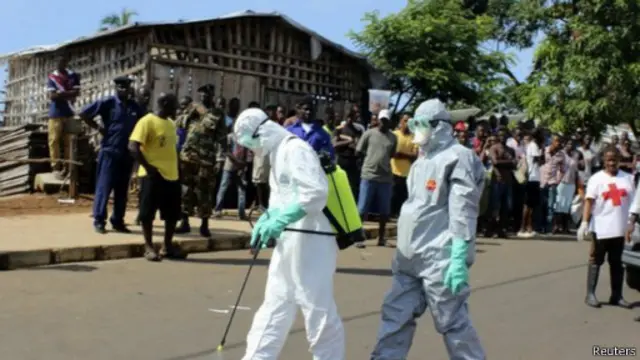 الصحة العالمية: عدد الإصابات بإيبولا قد يتخطى - بالمتوفين - حاجز التسعة آلاف هذا الأسبوع.
