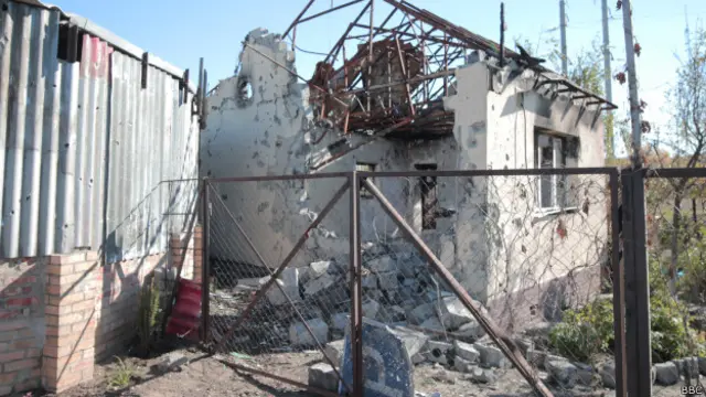 Такие "пейзажи" можно увидеть на въезде в Славянск 