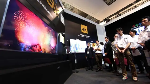 نمایشگر 8K ساخت شرکت شارپ