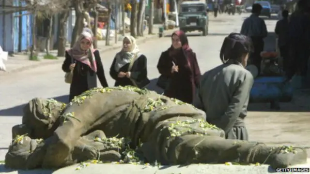 الأكراد العراقيون يتذكرون الهجمات التي شنت بالغازات السامة على حلبجة 