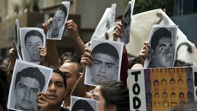 Protesta de Amnistía Internacional por la desaparición de estudiantes en Iguala. Foto: AFP/Getty