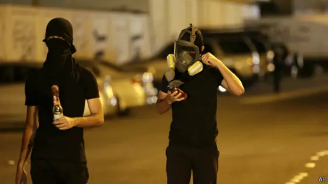 معترضان در بحرین - تشکل عمده شیعیان بحرین گفته اعدام شیخ النمر "آتش اعتراضات" علیه عربستان را شعله‌ور می‌کند