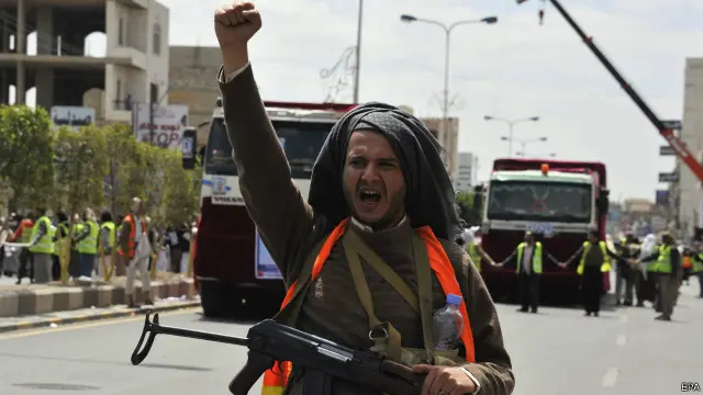 سيطرة الحوثيين على العاصمة والحديدة دفعت مسلحي القاعدة إلى التحرك لتدعيم مواقعهم.