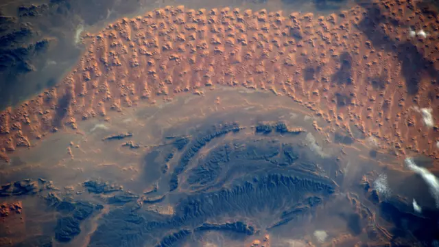 O geofísico alemão Alexander Gert mantém uma coleção impressionante de fotos da Terra tiradas a partir do espaço (NASA/ESA)