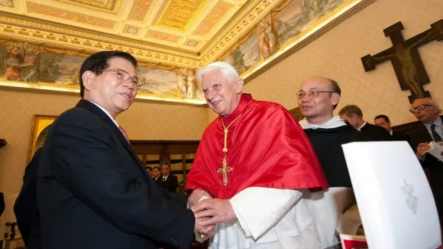 Chủ tịch Nguyễn Minh Triết gặp Giáo hoàng Benedict tại Vatican năm 2009