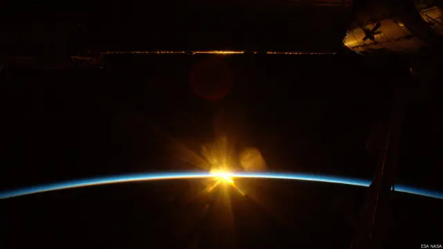 O geofísico alemão Alexander Gerst mantém uma coleção impressionante de fotos da Terra tiradas a partir do espaço (NASA/ESA)