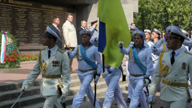 रूस समर्थकों ने सेवास्तेपोल में प्रदर्शन किया