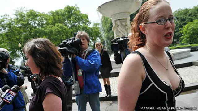 تجمع زنان در شهر واشنگتن؛ آنها نظریه آقای صدیقی درباره ارتباط بدحجابی و زلزله را به چالش کشیدند