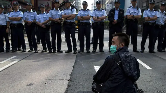 Полицейская операция в Монкоке