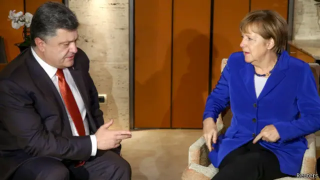 مرکل حمایت غرب از اوکراین در اختلاف با روسیه را مورد تاکید قرار داده است