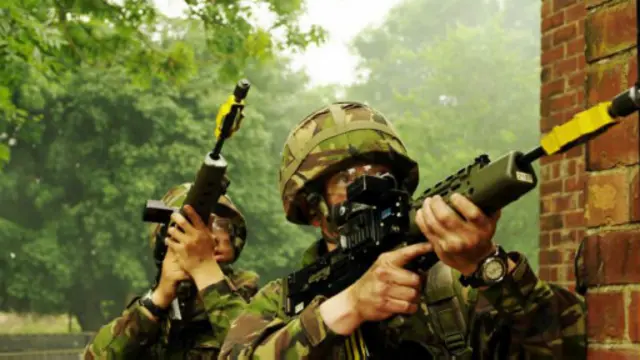 英国是世界上现有的17个招募16岁童兵的国家之一,与伊朗、朝鲜为伍,在整个欧洲是独一家。